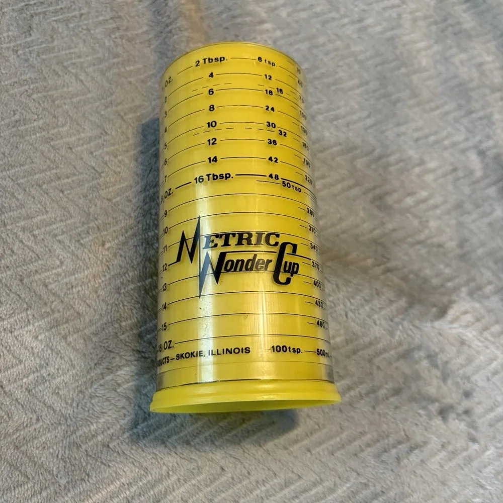 VTG Metric Wonder Cup 2 Cup Measuring Cup Milmour Products Wet/Dry Measure USA